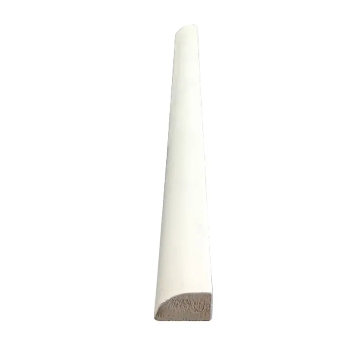 Moulure de chaussure à base de pin apprêté