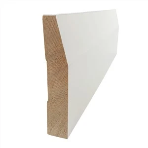 Garniture de plinthe en bois