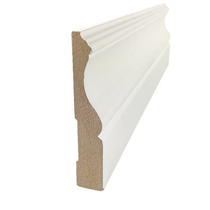 Moulure de porte en MDF apprêté blanc